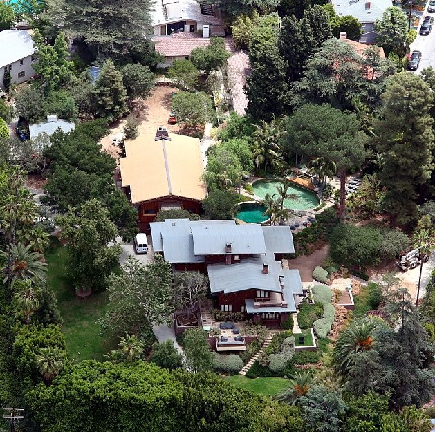 los-feliz-home-brad-pitt-angelina-jolie-celebrity-real-estate-talktopaul
